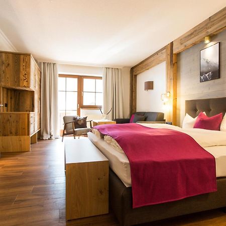 Boutique Hotel Mandarfnerhof Sankt Leonhard im Pitztal Luaran gambar