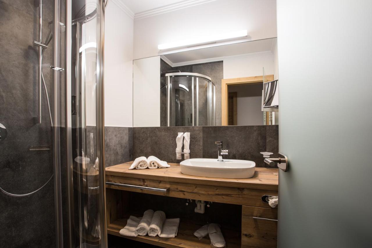 Boutique Hotel Mandarfnerhof Sankt Leonhard im Pitztal Luaran gambar