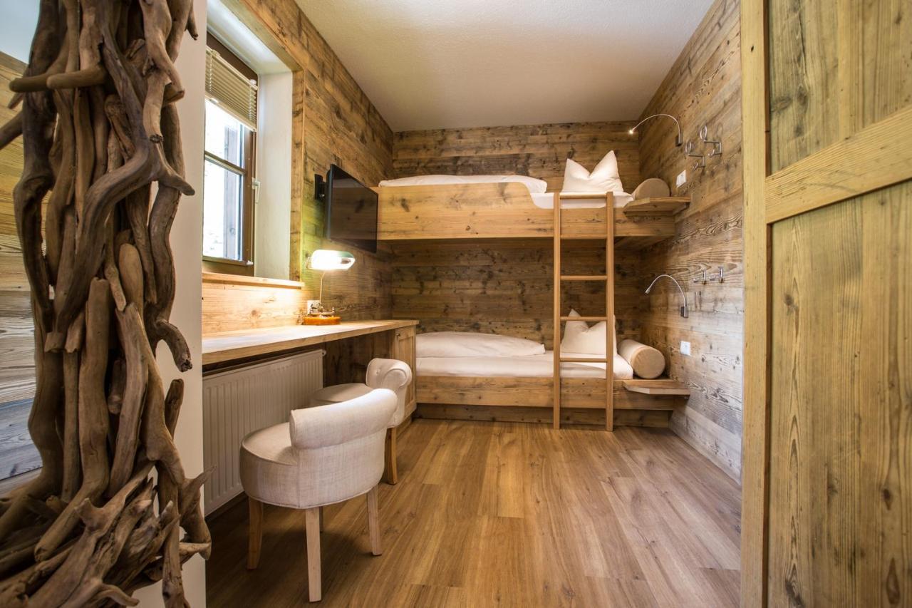 Boutique Hotel Mandarfnerhof Sankt Leonhard im Pitztal Luaran gambar