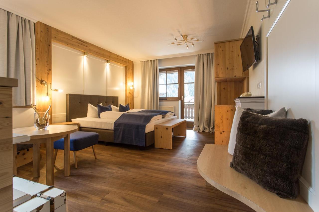 Boutique Hotel Mandarfnerhof Sankt Leonhard im Pitztal Luaran gambar